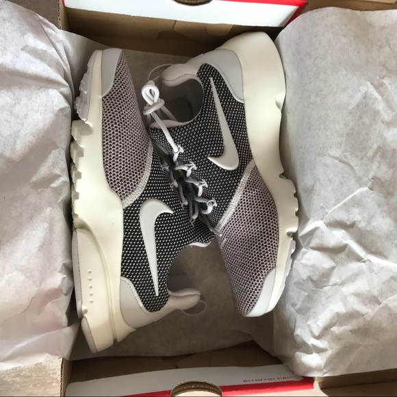 NWT Nike Presto fly special edition! - Picture 5 of 8